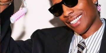 Rihanna And A$AP Rocky Have Fans Ready For Skincare 3 Rihanna And A$AP Rocky Have Fans Ready For Skincare