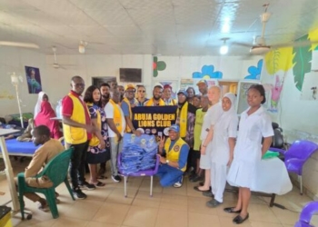 Club Honours Karu Monarch, Donates Bedspreads To Nyanya Hospital