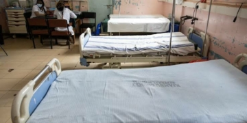 Club Honours Karu Monarch, Donates Bedspreads To Nyanya Hospital