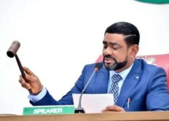 Constituents Tackle Edo Speaker Over Failed Electricity Promise 