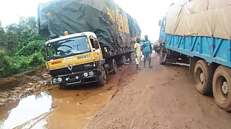 Bad Road, Ongoing Reconstruction Responsible For Gridlock On Ota-Atan-Idiroko Expressway - Motorists Raise Alarm