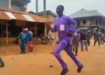 Voting Disrupted As INEC Ad-Hoc Staff, Voters Flee Ejigbo Polling Unit