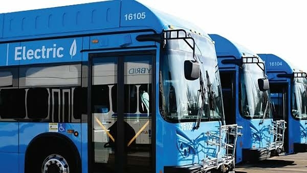 FG Inaugurates 100 Electric Buses For Civil Servants 1 Electric buses
