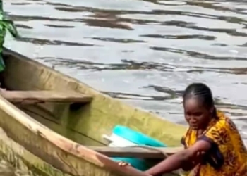 Lady Rescued After ‘Suicide Attempt’ In Lagos Lagoon