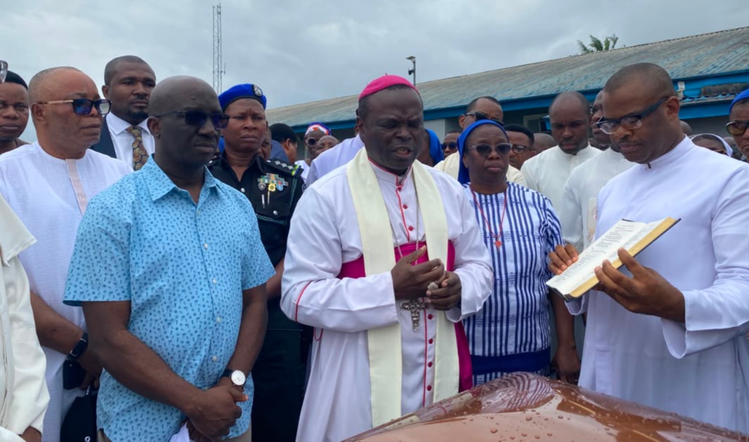 Okpebholo, Others Receive Remains Of Archbishop Akubeze In Benin 