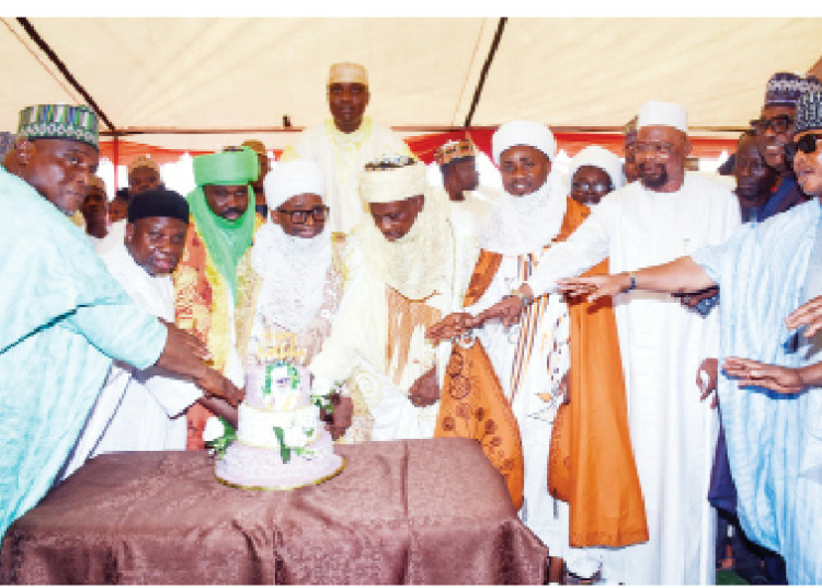 Tinubu, Kwara Gov, APC Guber Candidate, Emir, Others Celebrate Mutawali Alimi AbdulRazaq @ 70 1 L -R: Alh Ibrahim Danmaigoro; Senior adviser and counsellor to Kwara State governor, Alh Saadu Salahu; Chief Imam of Ilorin, Sheikh Muhammad Bashir Dasuki; Imam Imale of Ilorin, Alh Abdullahi AbdulHameed; Imam Gambari, Alh Sulaiman AbdulAzeez; Ajanasi Agba, Dr Mujitaba Bature; Alh Bibire Ajape; and general manager, (KWASIP), Dr AbdulWasiu Tejidini; during the 70th birthday of Dr Alimi AbdulRazaq, in Ilorin. PHOTO BY ABDULLAHI OLESIN.