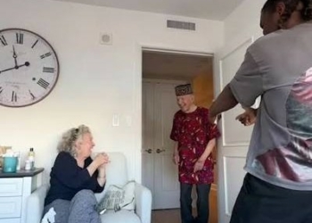 Caregiver Dresses 91-Year-Old Patient In Traditional Nigerian Outfit, Capturing Hearts Online