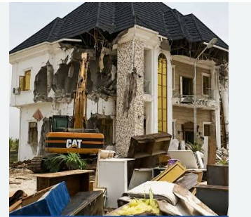 Wike orders mass demolition of structures obstructing waterways in Abuja; operations begin in Maitama following recent flooding