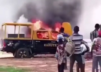 Angry Mob Set KAROTA Patrol Vehicle Ablaze In Kano