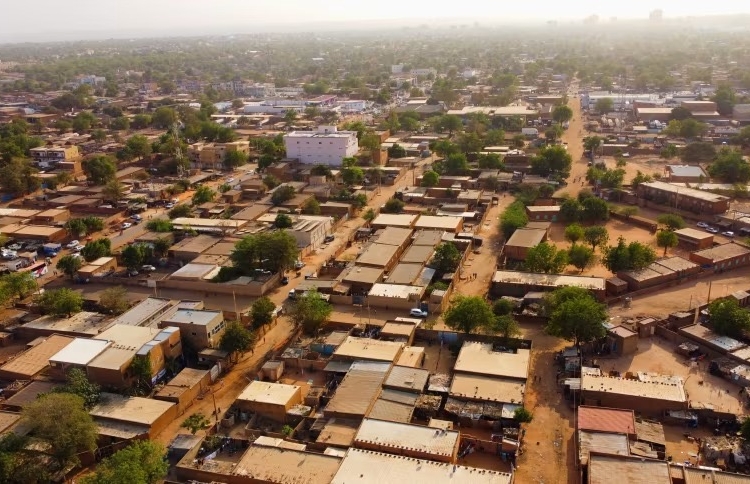 A drone picture shows a suburb following the attack on the international airport in Niamey, Niger January 30, 2026. Mahamadou Hamidou/Reuters
