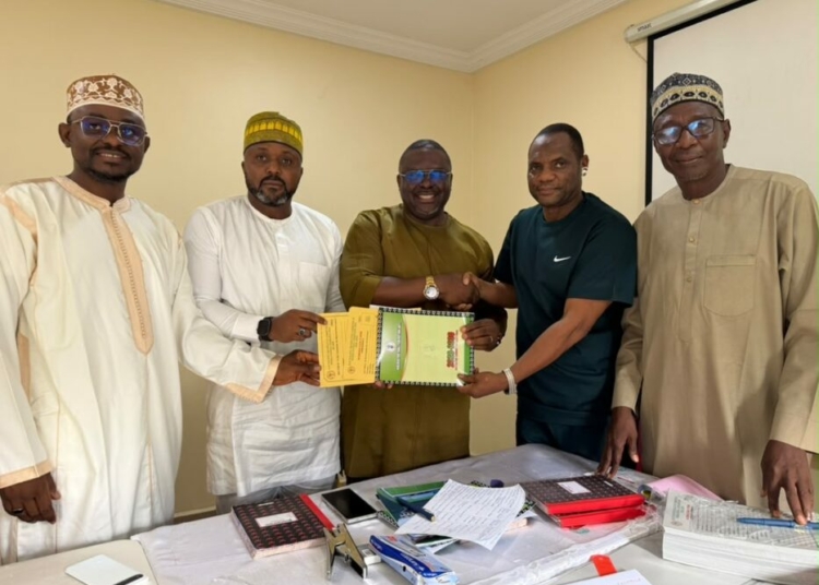 NFF Presidency: North Central FA Chairmen Buy Nomination Form For Gusau 1 cba8715a 19f4 4790 808e fdbe62c8b5f9