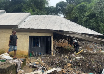 2 Killed As Refuse Dump Collapses On Building In Calabar