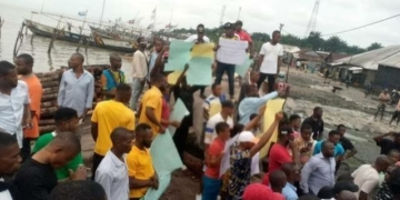Protesters Tackle Oil Firms As Collapsed Bridge Cuts Off Community 3 Protesters Tackle Oil Firms As Collapsed Bridge Cuts Off Community