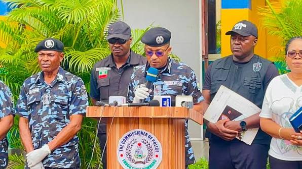 Police Parade 14 Suspected Kidnappers In Enugu