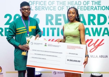 Foundation Honours Outstanding Civil Servants
