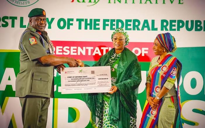 Oluremi Tinubu Lifts Each Widow Of Fallen Military, Police Officers With N500,000