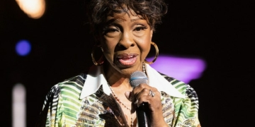 Gladys Knight’s Son Accuses Husband Of Overworking 82-Year-Old Singer 2 Gladys Knight’s Son Accuses Husband Of Overworking 82-Year-Old Singer