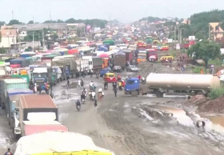 Benin-Asaba Road: Contractor Pledges Faster Construction During Dry Season 1 Benin Asaba Road