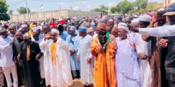 Gov Fintri, Dangote, Traditional Rulers, Other Prominent Nigerians Witness Bamanga Tukur’s Burial In Yola