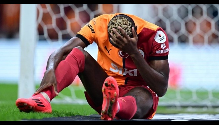 Blow For Super Eagles As Osimhen Limps Off After Scoring For Galatasaray