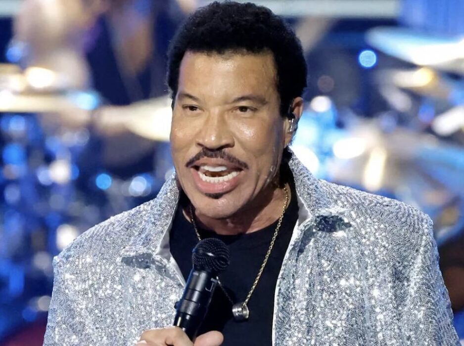 Lionel Richie Hospitalised In ICU After St. Louis Concert