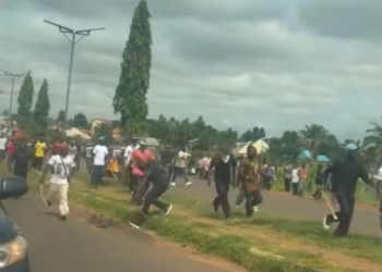 BREAKING: Thugs Attack Peter Obi’s Convoy, Stop Yelwata Visit In Benue