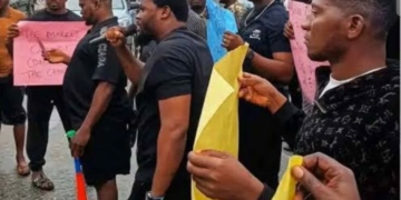 Chinese Merchants Are Taking Over Our Market, Lagos Traders Protest 2 Chinese Merchants Are Taking Over Our Market, Lagos Traders Protest