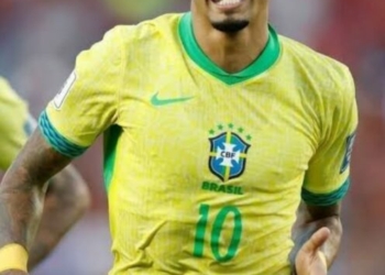 Raphinha Inherits Brazil’s Iconic No. 10 Shirt
