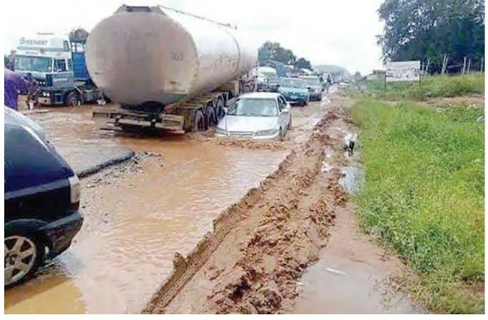 Residents Decry Potholes, Weeds At Benin City Centre 1 images 2026 09 10T073243.795