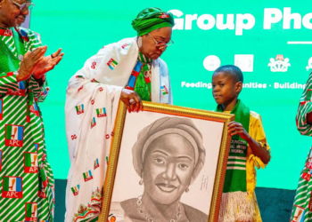 Oluremi Tinubu Fulfils ₦10m Pledge to 12-Year-Old Ogun Artist