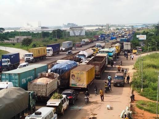 Kara Bridge Gridlock: Lagos Appeals For Patience, Deploys More Traffic Officers