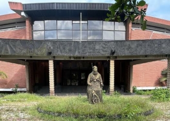 Okpebholo Returns EMOWA, Cultural Centre To Oba