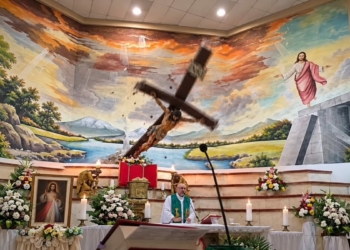 Tragedy As Giant Crucifix Falls On Priest During Mass In Ecuador