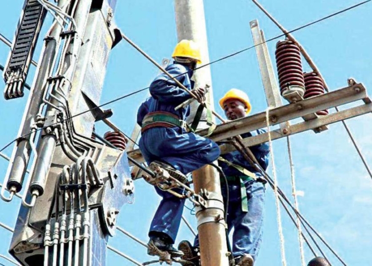 Power Sector Accidents Rise by 50% As 20 People Killed, 23 Injured in Q2 1 Electricity workers 1062x598 1