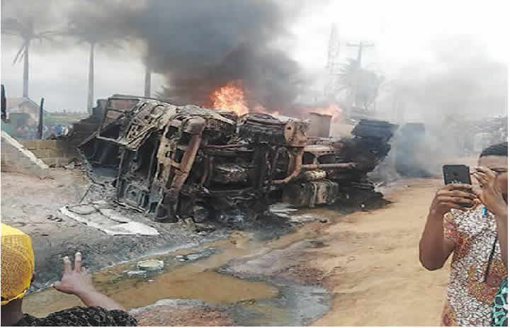 Kwara: One Killed, 20 Injured As Bus Somersaults, Catches Fire