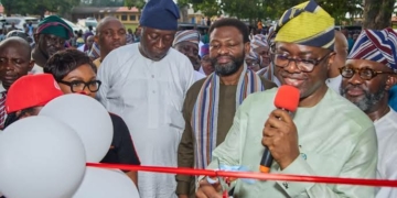Gov Makinde Inaugurates Chemistry, Physics Labs 4 Gov Makinde Inaugurates Chemistry, Physics Labs