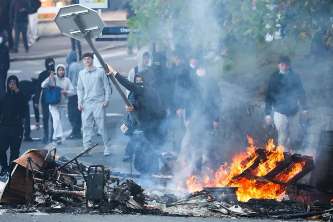 France Closes 400 High Schools As Student Protests Spread Nationwide