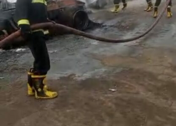 3 Die, 5 Rescued As Fire Razes Bus, Trailer In Oyo