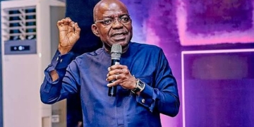 Otti Gives Abia Debate Champions N1m Each, Offers Scholarship 2 Otti Gives Abia Debate Champions N1m Each, Offers Scholarship
