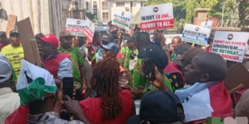 Labour Union Pickets Construction Company Over Anti-union Practices 4 Labour Union Pickets Construction Company Over Anti-union Practices