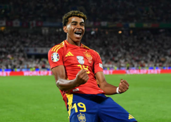 Yamal Shines As Spain See Off Czech Republic 3-1
