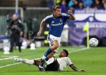 Como Humiliate Man Utd 4-1 To Heap Pressure On Carrick