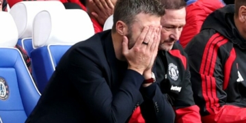 Chelsea Defeat Leaves Carrick Facing Manchester United Sack Threat