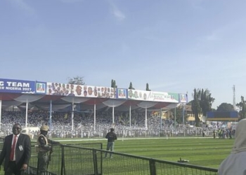 APC Campaign: Supporters Sleep On Streets, Storm Kaduna Stadium