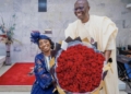 Sanwo-Olu Surprises Wife With Flowers, Shares Kiss At Women’s Conference