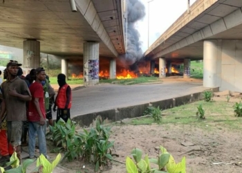 2 Burnt As Diesel Tanker Plunges From Lagos’ Otedola Bridge, Bursts Into Flames