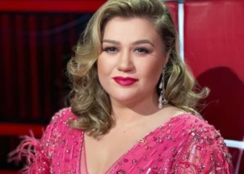 Kelly Clarkson Calls Brooklyn Store A Liar In Shopping Row