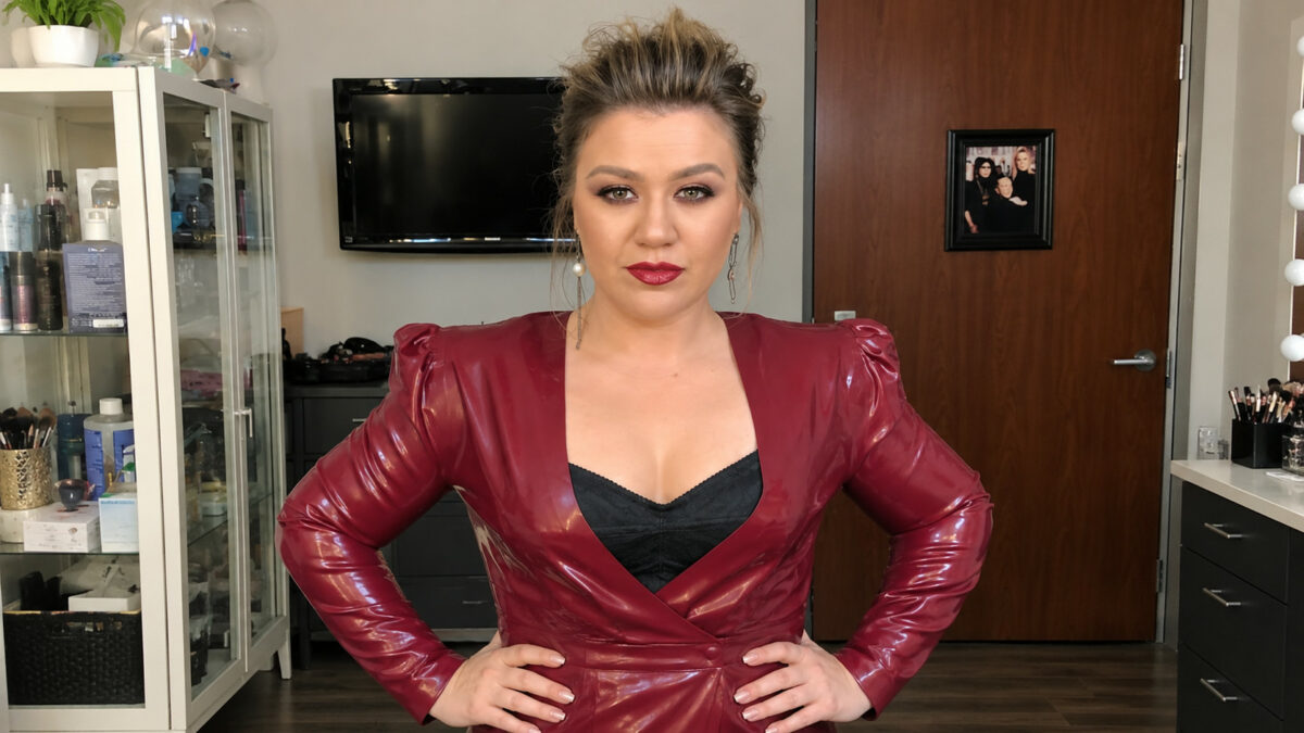 Brooklyn Store Reveals Kelly Clarkson Spent Just Five Minutes Shopping