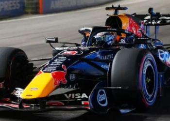 Verstappen Seal Singapore GP Pole Ahead Of Leclerc, Hamilton