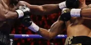 Dubois Retains WBO Heavyweight Title With Second-Round Stoppage Of Wardley